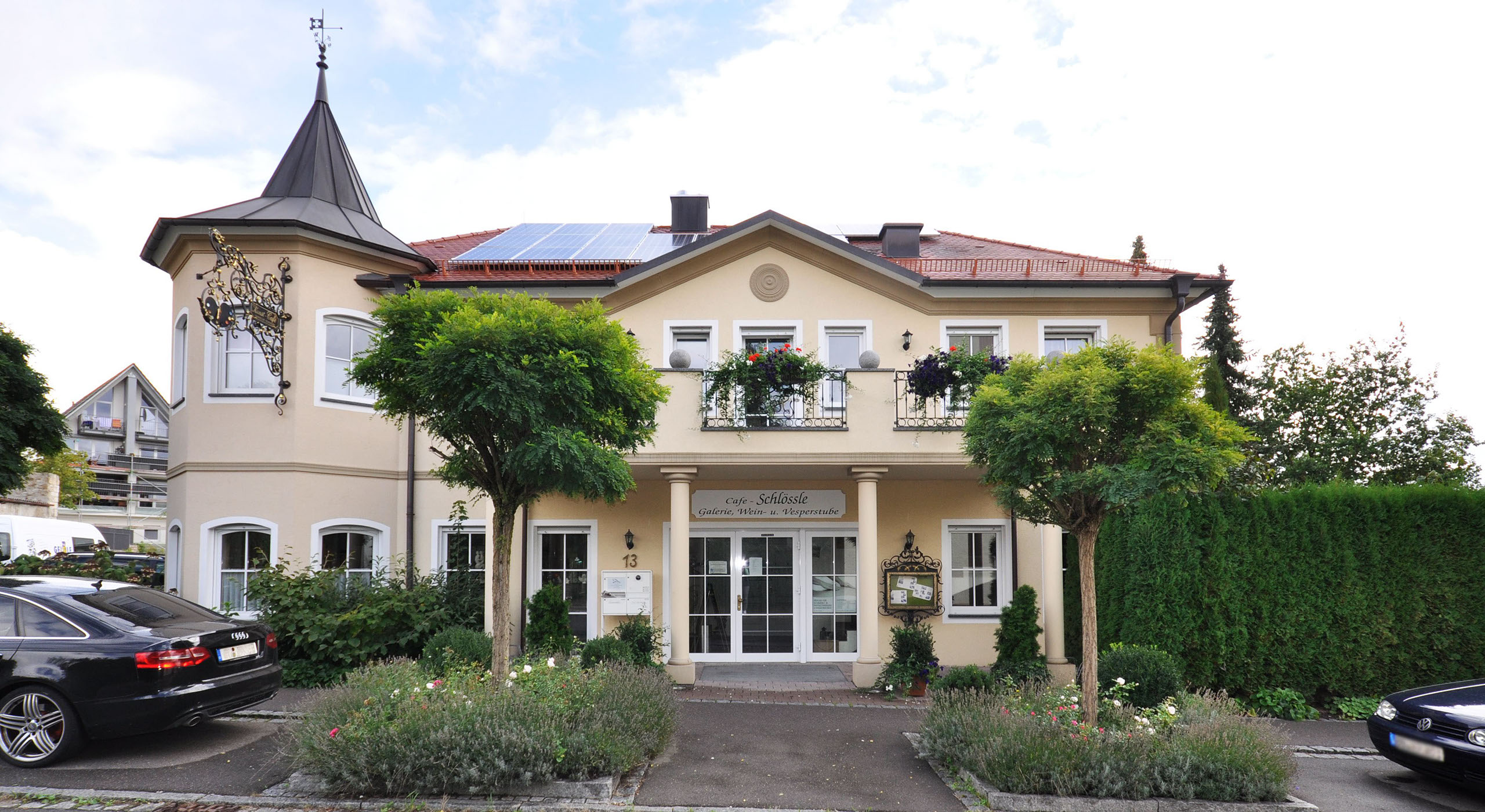 Außenbild der Praxis für Schmerz- und Physiotherapie Mirjam Breuer in Mötzingen